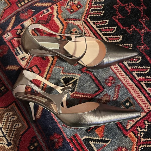 [9] MICHAEL KORS Scarlet Gunmetal Metallic Leather Ankle Strap Pointed Pumps - Picture 4 of 7